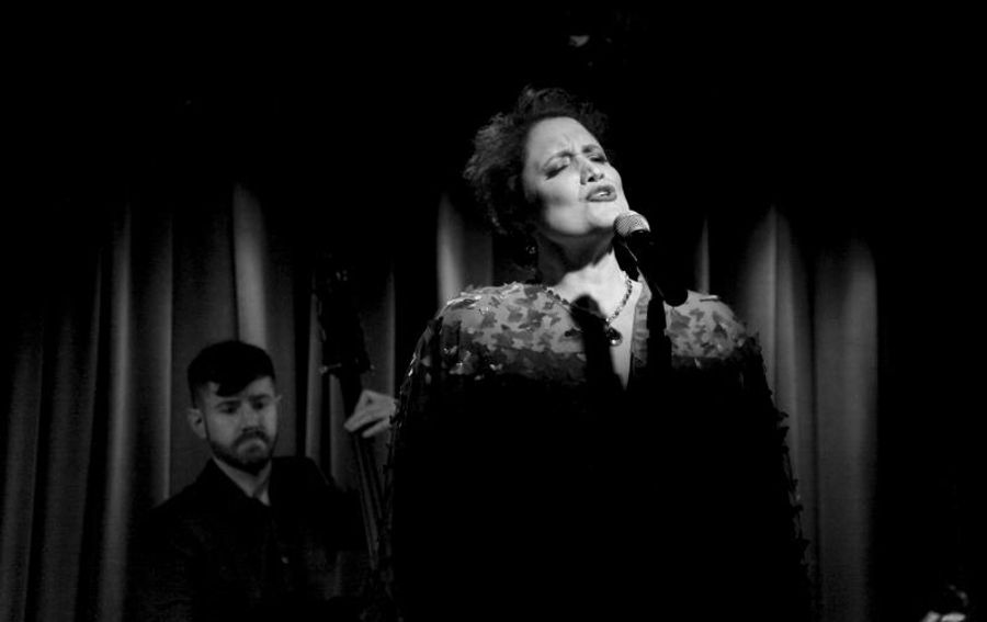 Review: Regina Zona Holds Court at The Laurie Beechman Theatre in BECOMING...THE QUEEN 2.0 Image