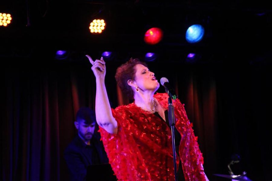 Review: Regina Zona Holds Court at The Laurie Beechman Theatre in BECOMING...THE QUEEN 2.0 Image