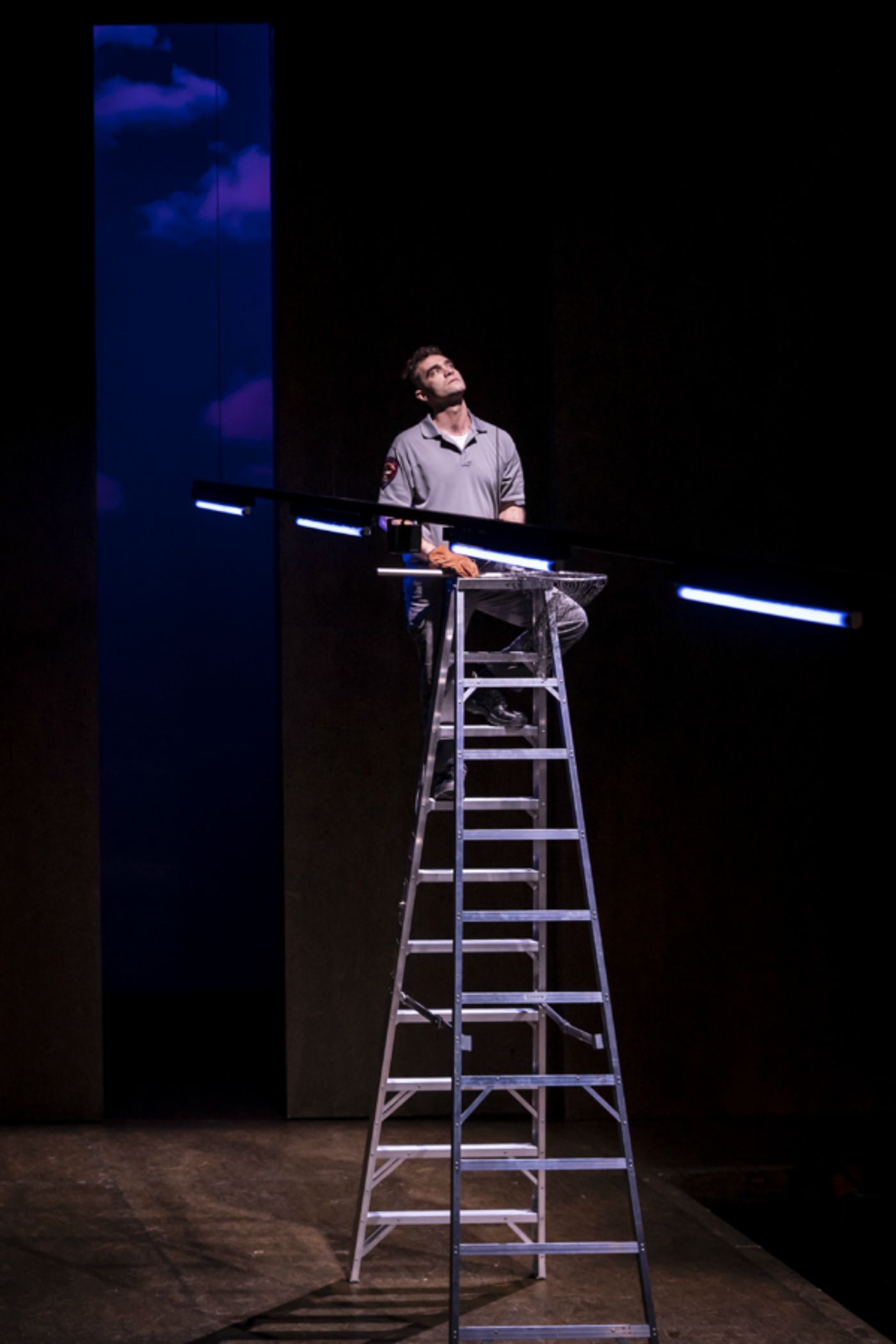 Photo Flash: First Look at GRAVEYARD SHIFT at Goodman Theatre  Image