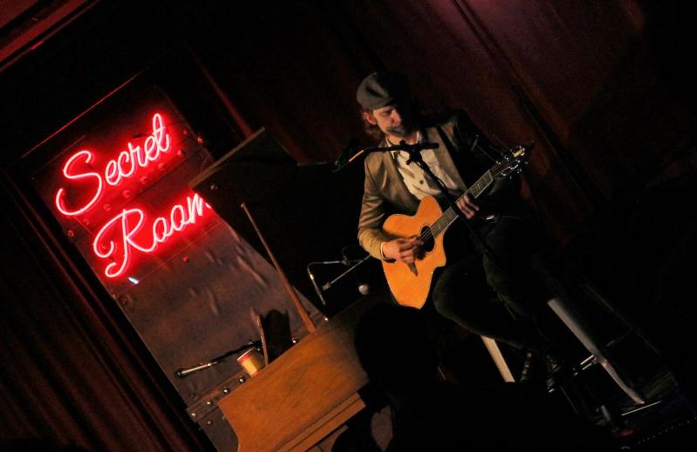 Review: Audience Members are the Big Winners When JEREMIAH LLOYD HARMON Plays Hidden Cabaret  Image