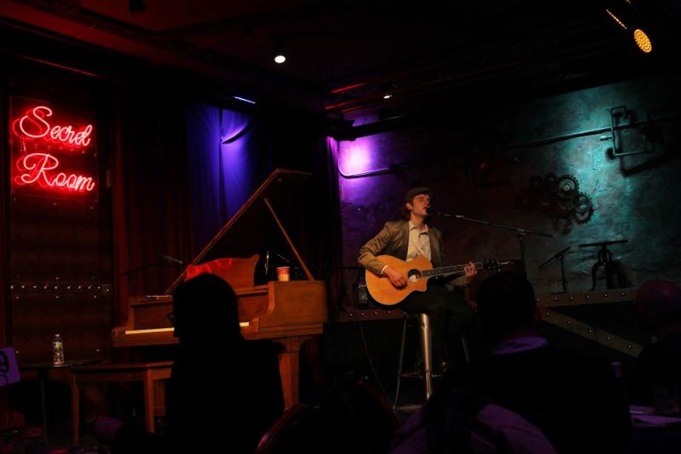 Review: Audience Members are the Big Winners When JEREMIAH LLOYD HARMON Plays Hidden Cabaret  Image