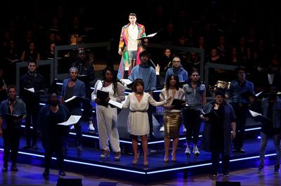 Noah Galvin and cast Photo