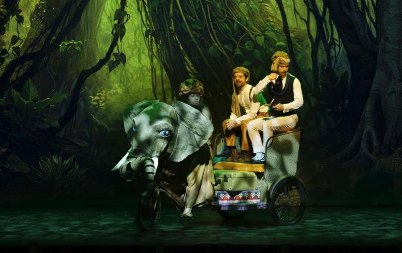 Review: AROUND THE WORLD IN 80 DAYS at Théâtre Mogador  Image