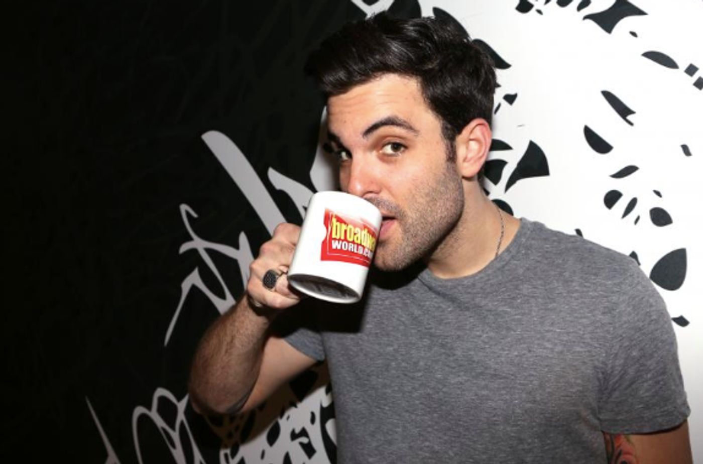 Wake Up With BWW 2/19: First Look at the New FROZEN Cast, and More!  Image