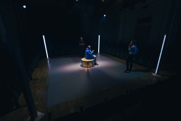 Tonderai Munyevu, Indra Ove Photo