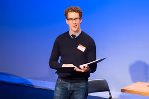 Noah Weisberg @ BroadwayWorld Noah Weisberg Photo