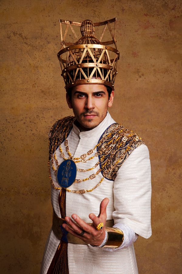 Photos: PRINCE OF EGYPT Cast Poses For All New Portraits — photo 7 of 11