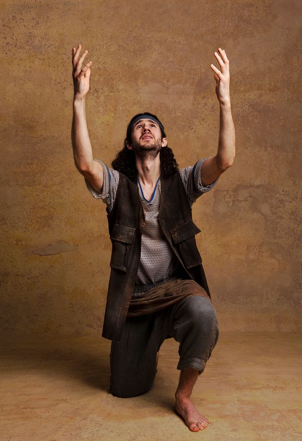 Photos: PRINCE OF EGYPT Cast Poses For All New Portraits — photo 10 of 11