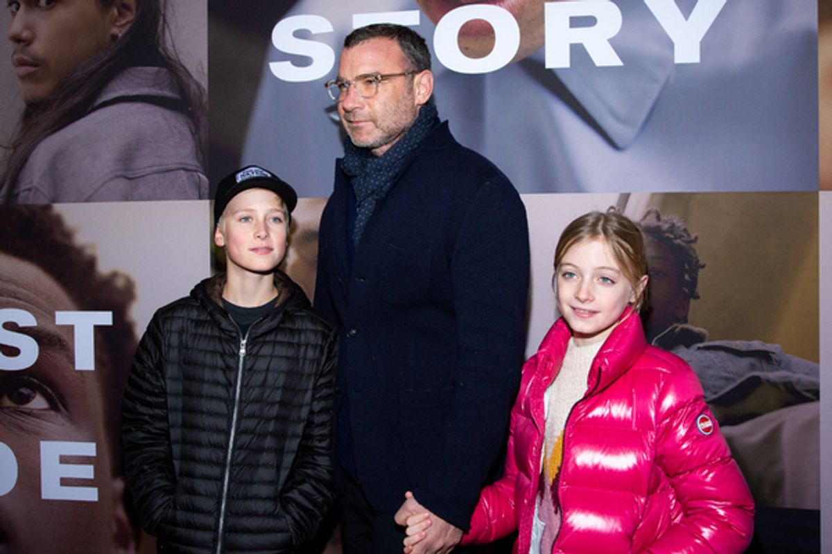 Liev Schrieber and his children at 