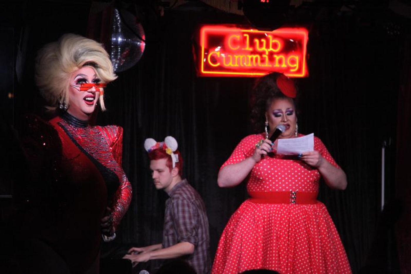 Review: SNOWFLAKE MIC & DRAGARET STAR Are a Double Dose of Fun at Club Cumming Review: SNOWFLAKE MIC & DRAGARET STAR Are a Double Dose of Fun at Club Cumming Image