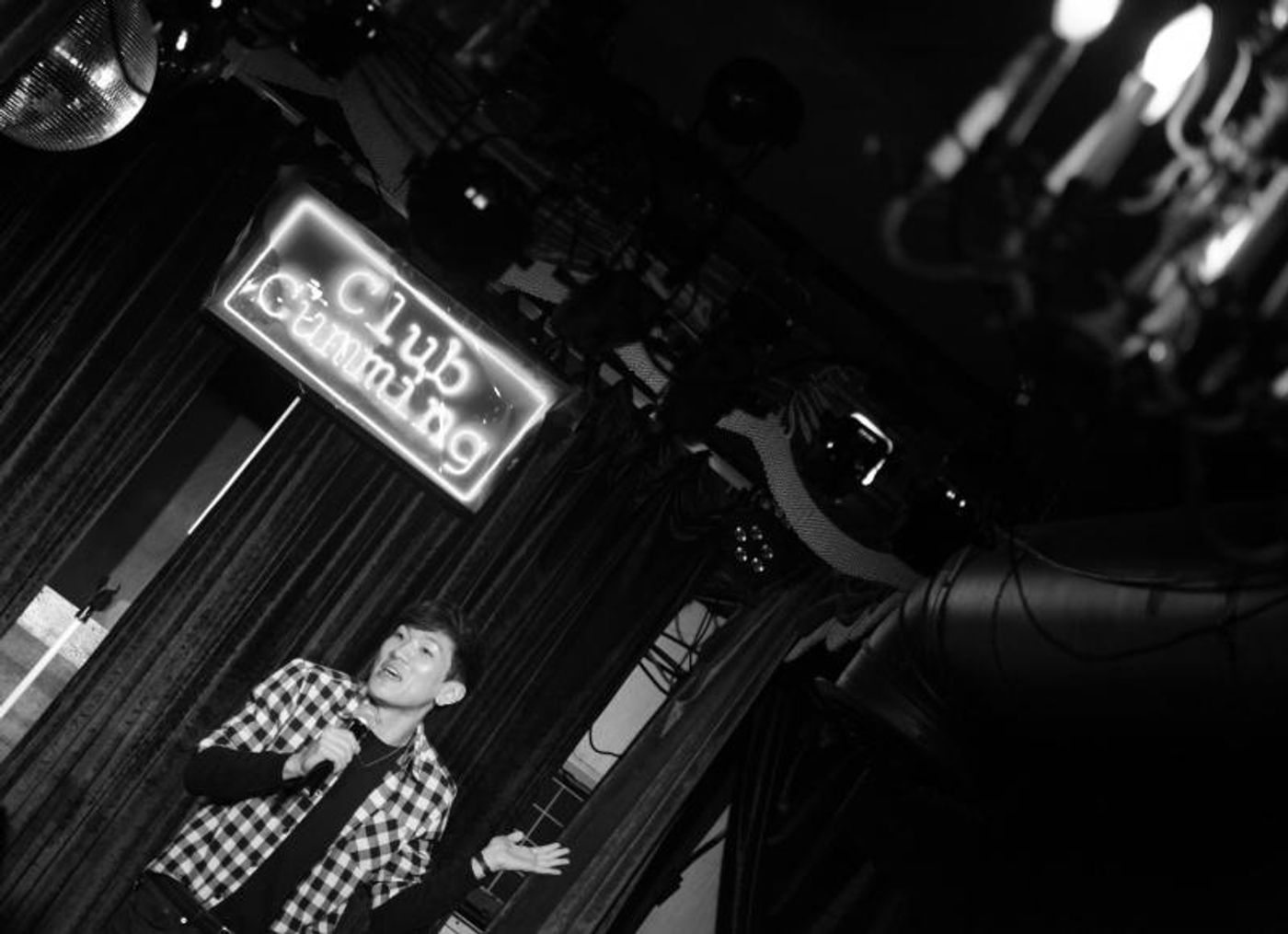 Review: SNOWFLAKE MIC & DRAGARET STAR Are a Double Dose of Fun at Club Cumming Review: SNOWFLAKE MIC & DRAGARET STAR Are a Double Dose of Fun at Club Cumming Image