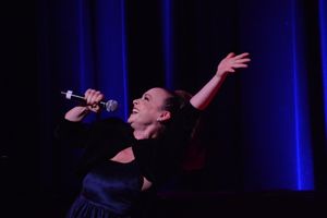 Jenny Lee Stern @ BroadwayWorld Jenny Lee Stern Photo