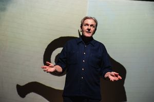 Robert Bathurst Photo