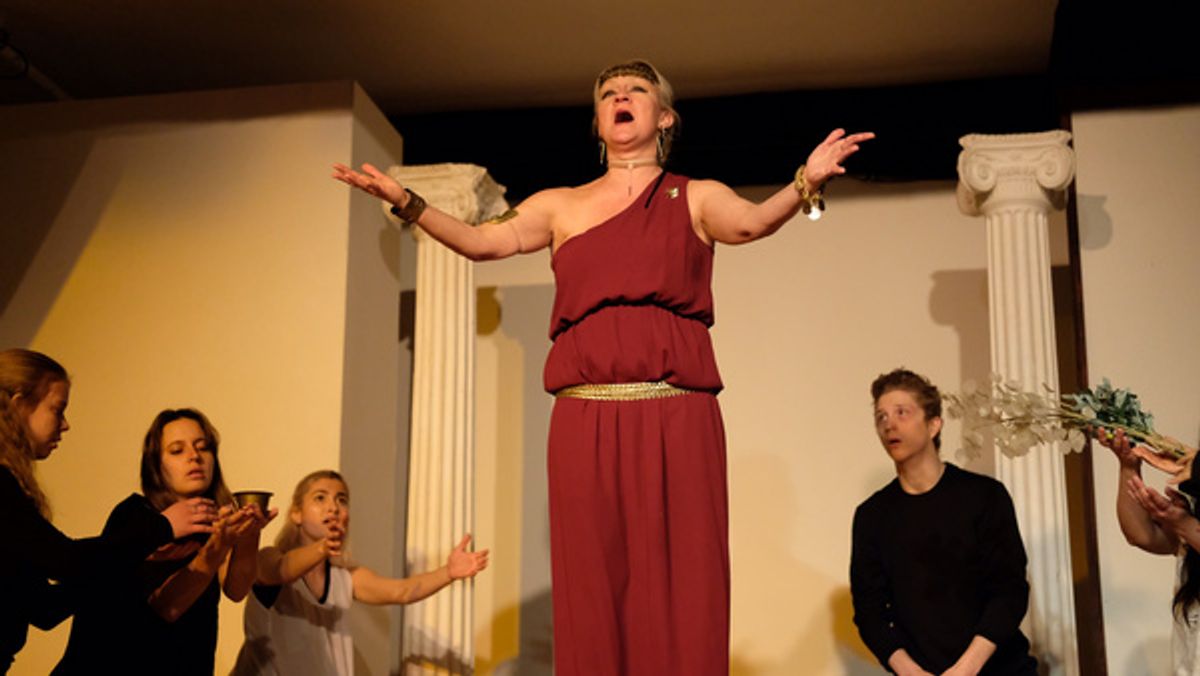 A Prayer    Stephanie Brooke Taylor as Jocasta and The Chorus (Bibi Couceiro, Mille Mikie Hansen, Charlotte Herzog, Tania Kalaitzidis, Manon Alice Lee, Rina Maejima, Daniel Strausman)      Oedipus Tyr at 