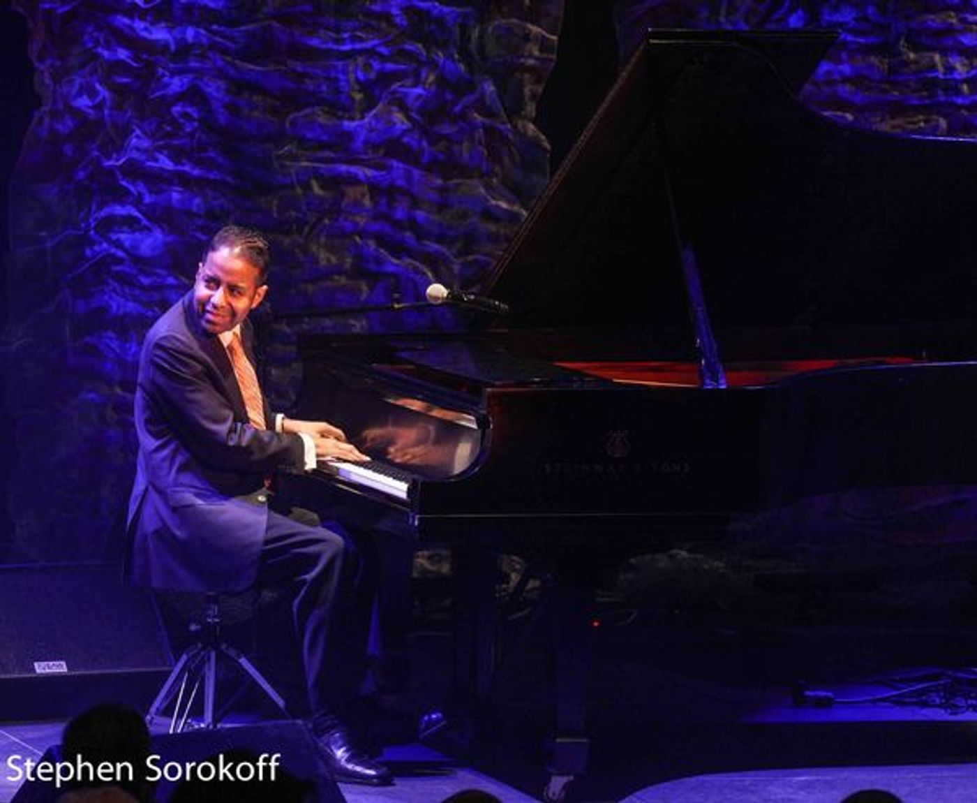 Photo Coverage: Loston Harris Plays the Kravis Center  Image