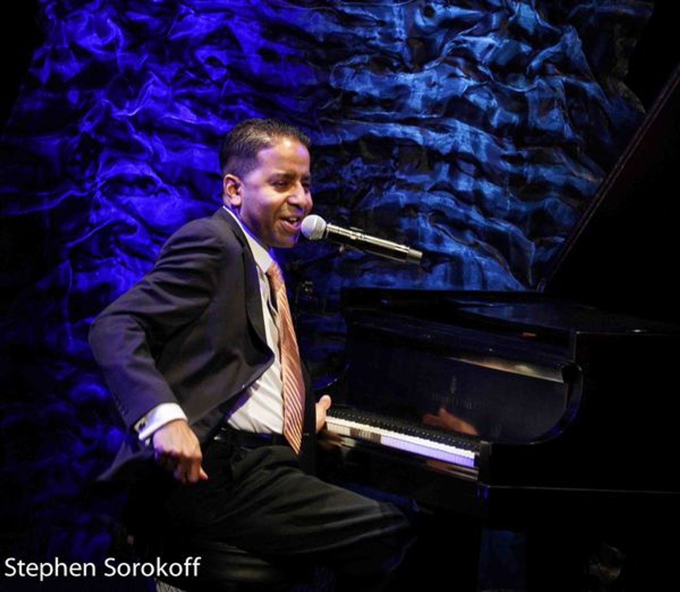 Photo Coverage: Loston Harris Plays the Kravis Center  Image