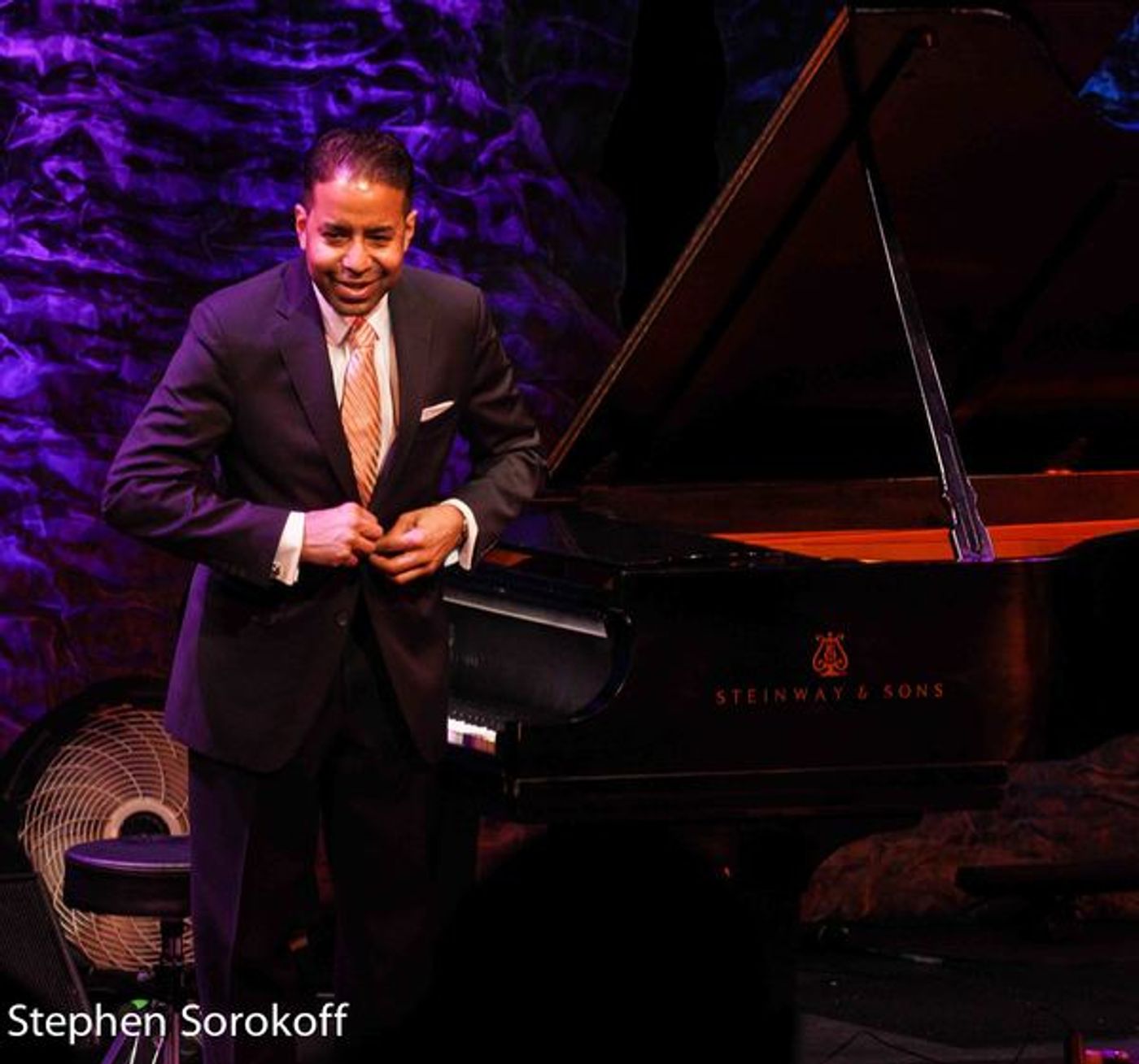 Photo Coverage: Loston Harris Plays the Kravis Center  Image