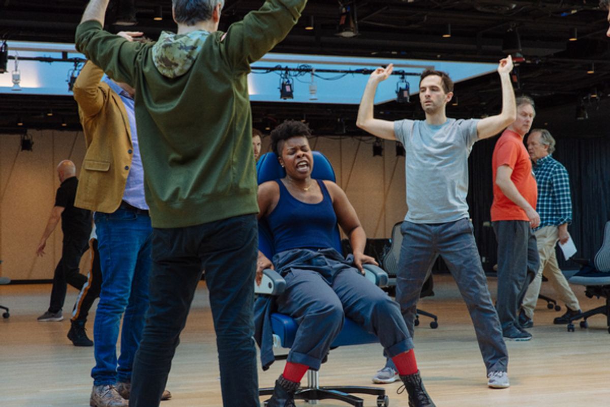 Roslyn Ruff and chorus members  at 