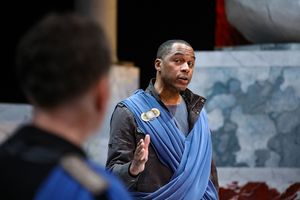 Samuel Ray Gates as Casca
@ BroadwayWorld Samuel Ray Gates as Casca
Photo