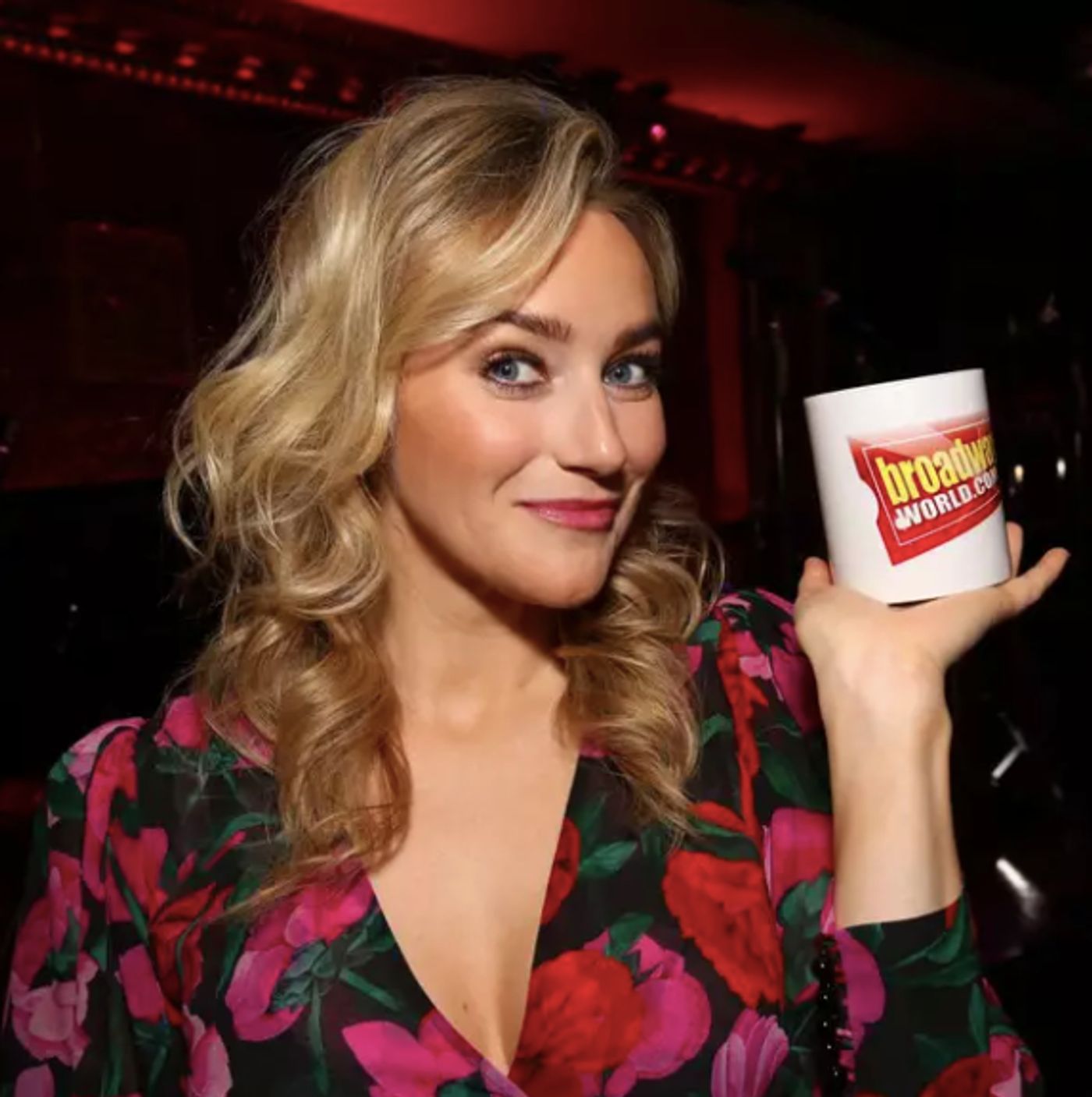 Wake Up With BWW 3/9: MRS. DOUBTFIRE Begins Previews Tonight, and More!  Image