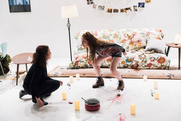 Mouna R''miki, Erica Knight Photo