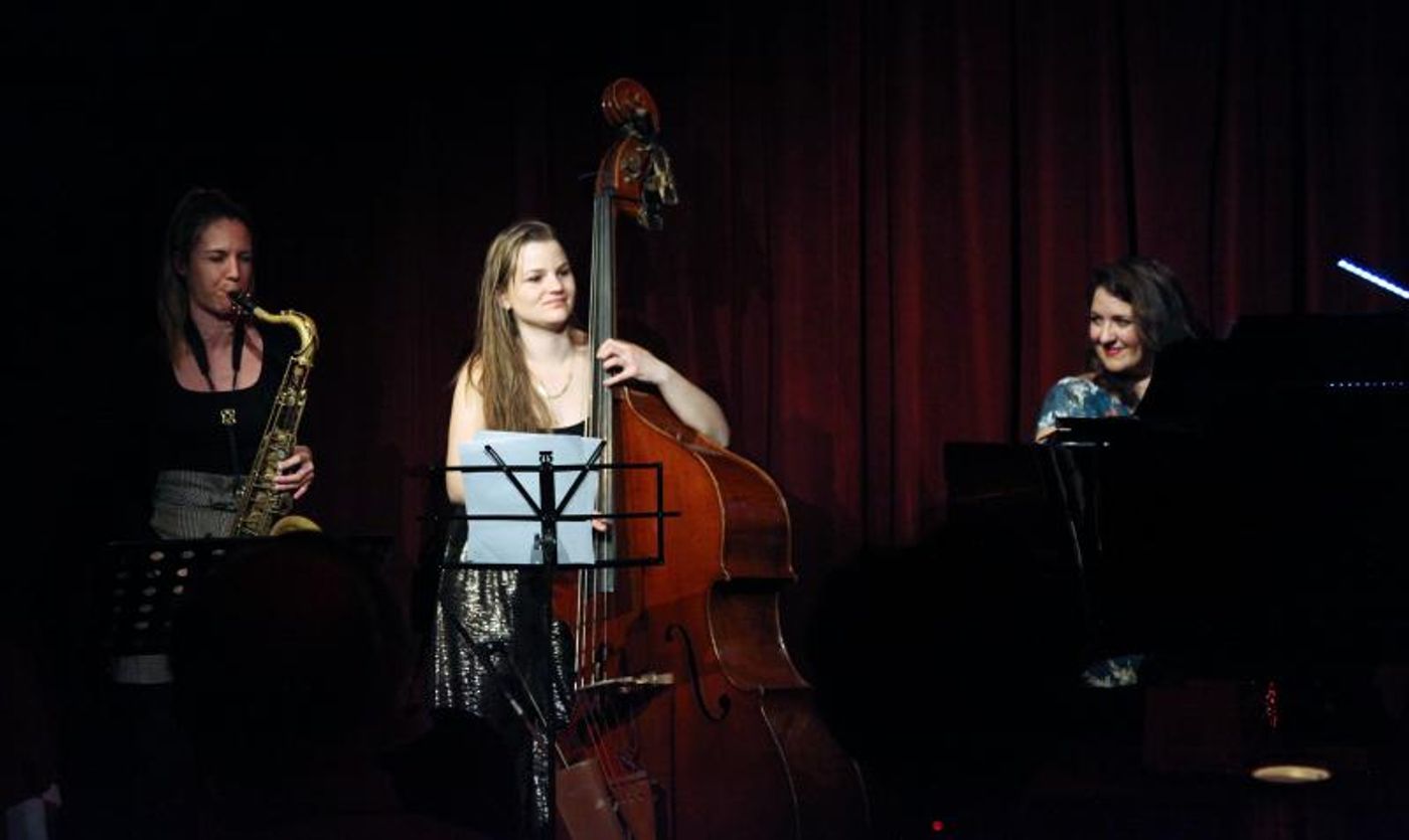 Review: NICOLE ZURAITIS Is a Wonder Woman at The Beach Cafe  Image