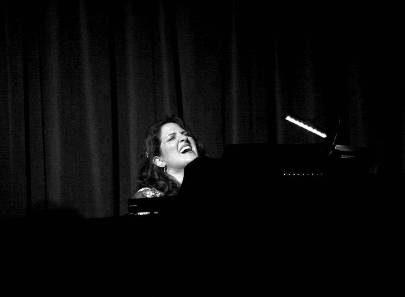 Review: NICOLE ZURAITIS Is a Wonder Woman at The Beach Cafe  Image