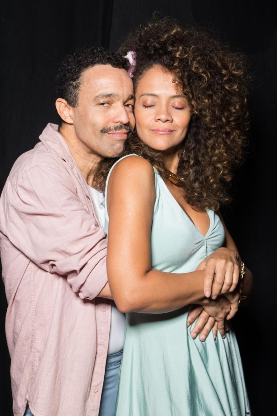 BWW Preview: QUANDO A GENTE AMA – UM MUSICAL COM SAMBAS DE ARLINDO CRUZ Takes Teatro Porto Seguro's Stage to Talk About Love Image
