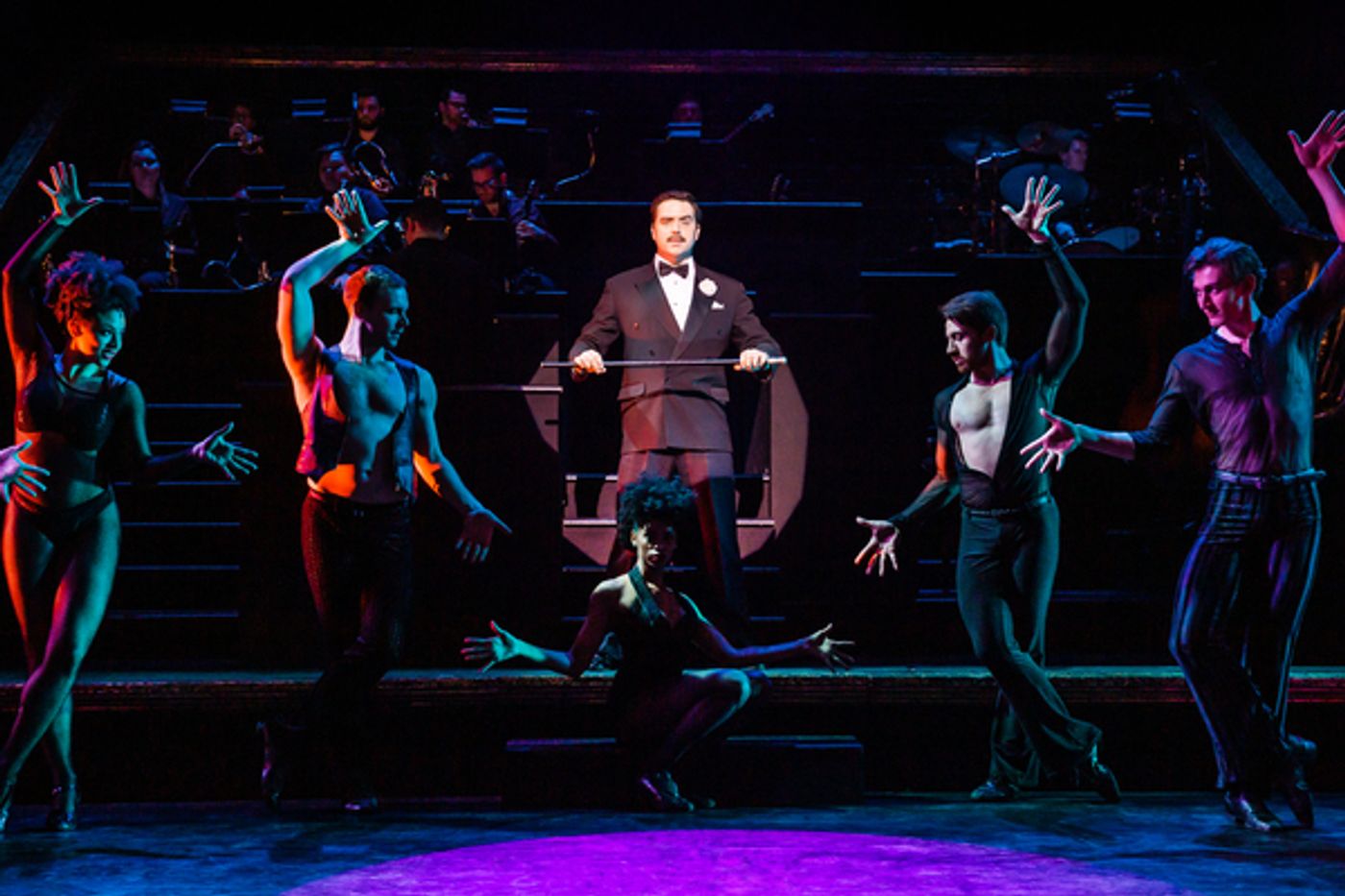 Photo Flash: New Images From CHICAGO National Tour  Image