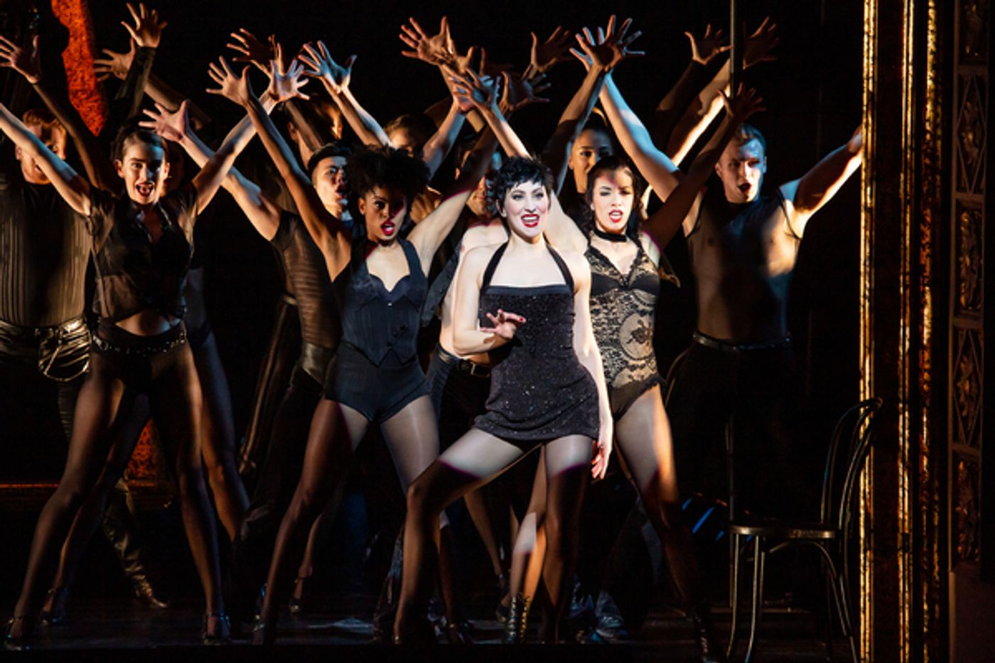 Photo Flash: New Images From CHICAGO National Tour  Image