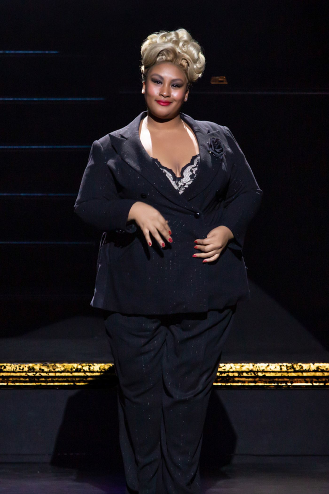 Photo Flash: New Images From CHICAGO National Tour  Image