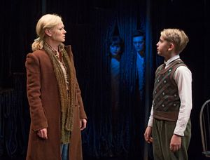 Front: Samantha Mathis, Wyatt Cirbus, Molly Hager, Van Hughes @ BroadwayWorld Front: Samantha Mathis, Wyatt Cirbus, Molly Hager, Van Hughes Photo