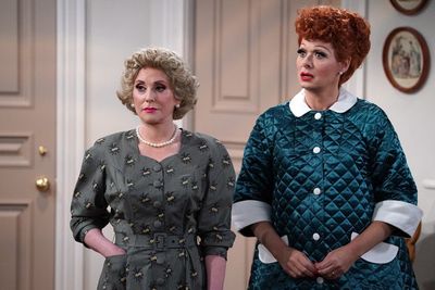 Megan Mullallyl, Debra Messing Photo