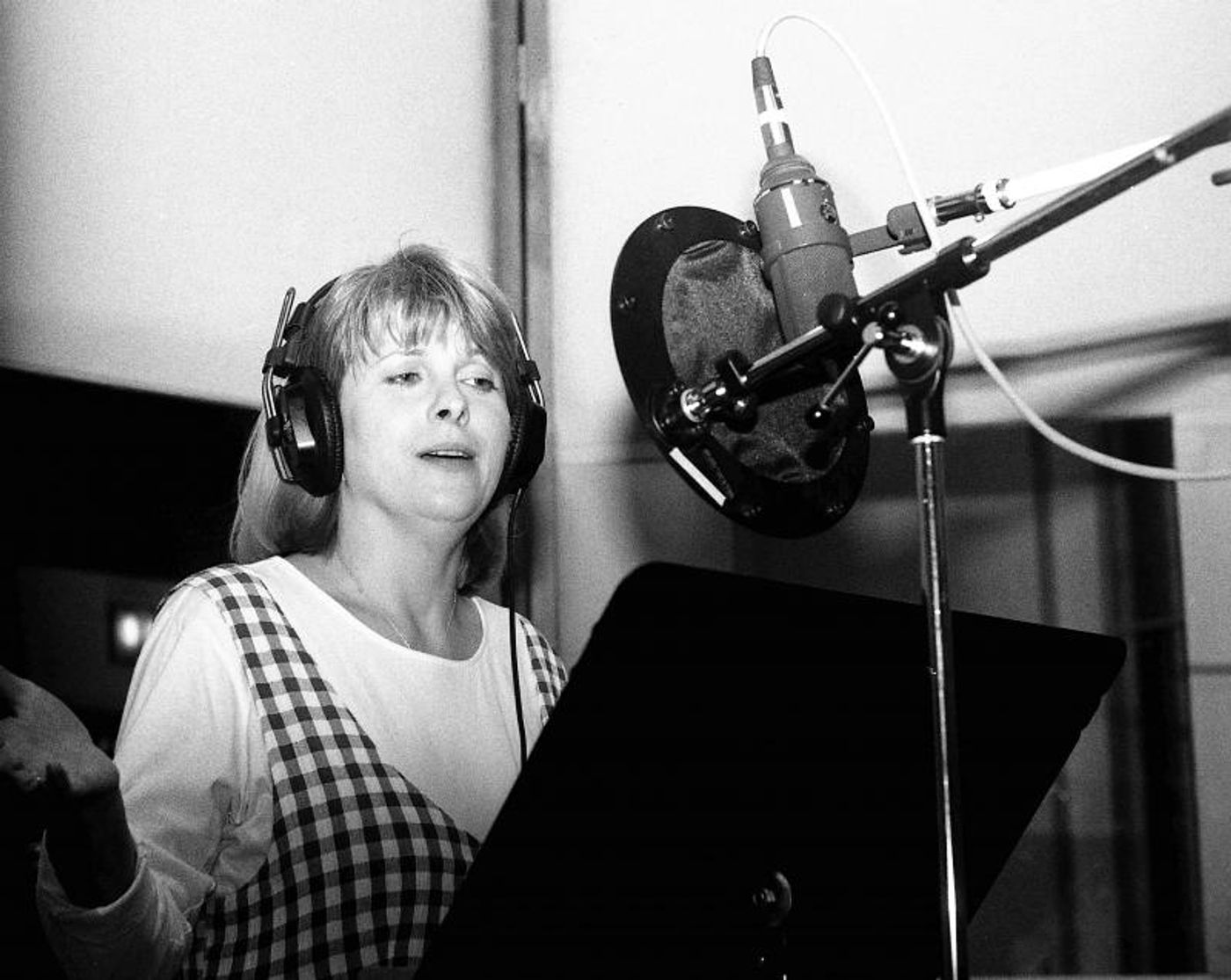 Feature: Chick Singer - My Memories of Nancy LaMott  Image