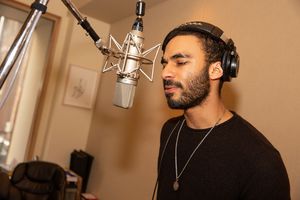 Austin Scott @ BroadwayWorld Austin Scott Photo