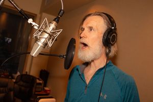 Tom Nelis @ BroadwayWorld Tom Nelis Photo