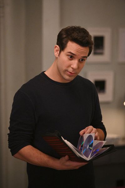 Skylar Astin Photo