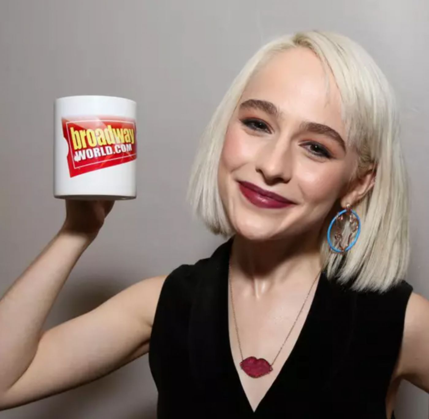 Wake Up With BWW 4/28: WAITRESS Cast Tributes Nick Cordero, and More!  Image