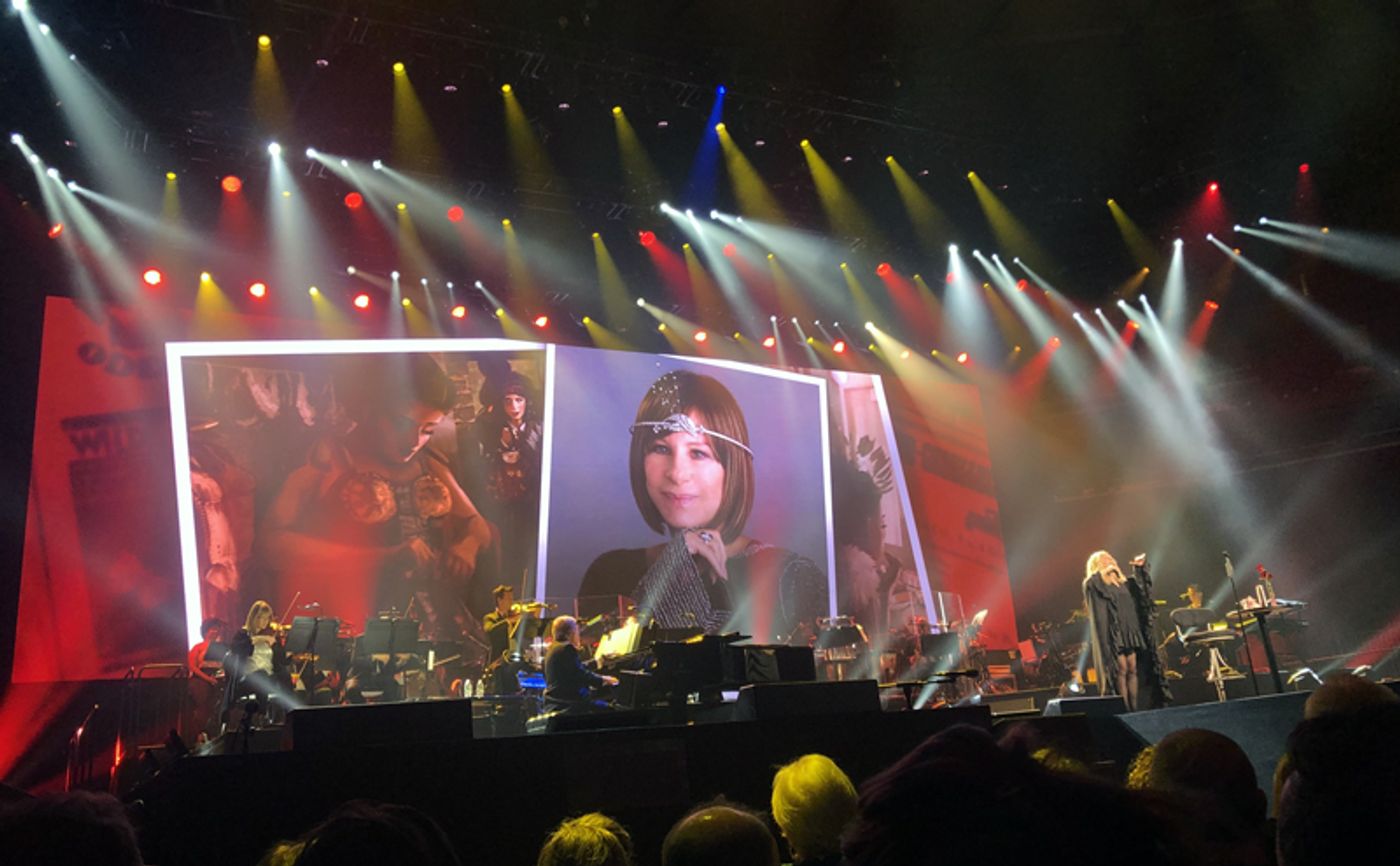 Guerra de divas: Patti LuPone no cree que Barbra Streisand deba hacer la película de GYPSY Guerra de divas: Patti LuPone no cree que Barbra Streisand deba hacer la película de GYPSY Image