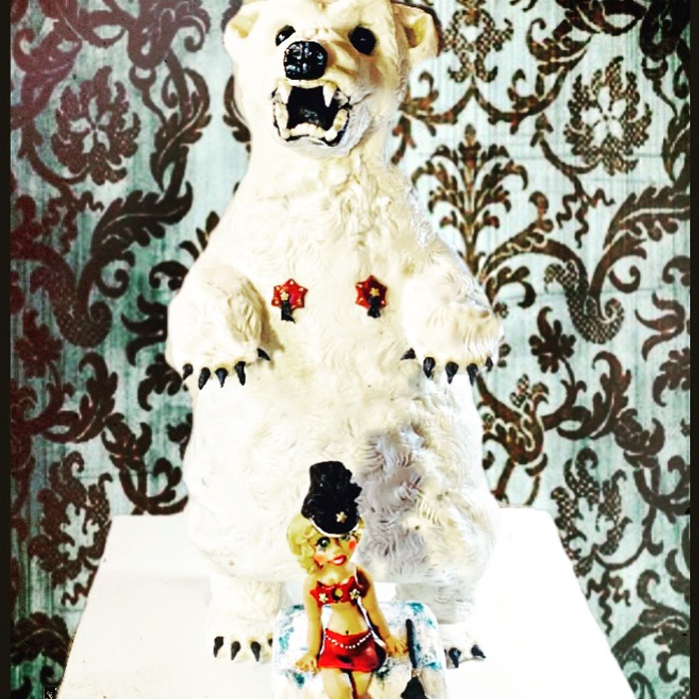 Interview: At Home With Jen Houston  Image