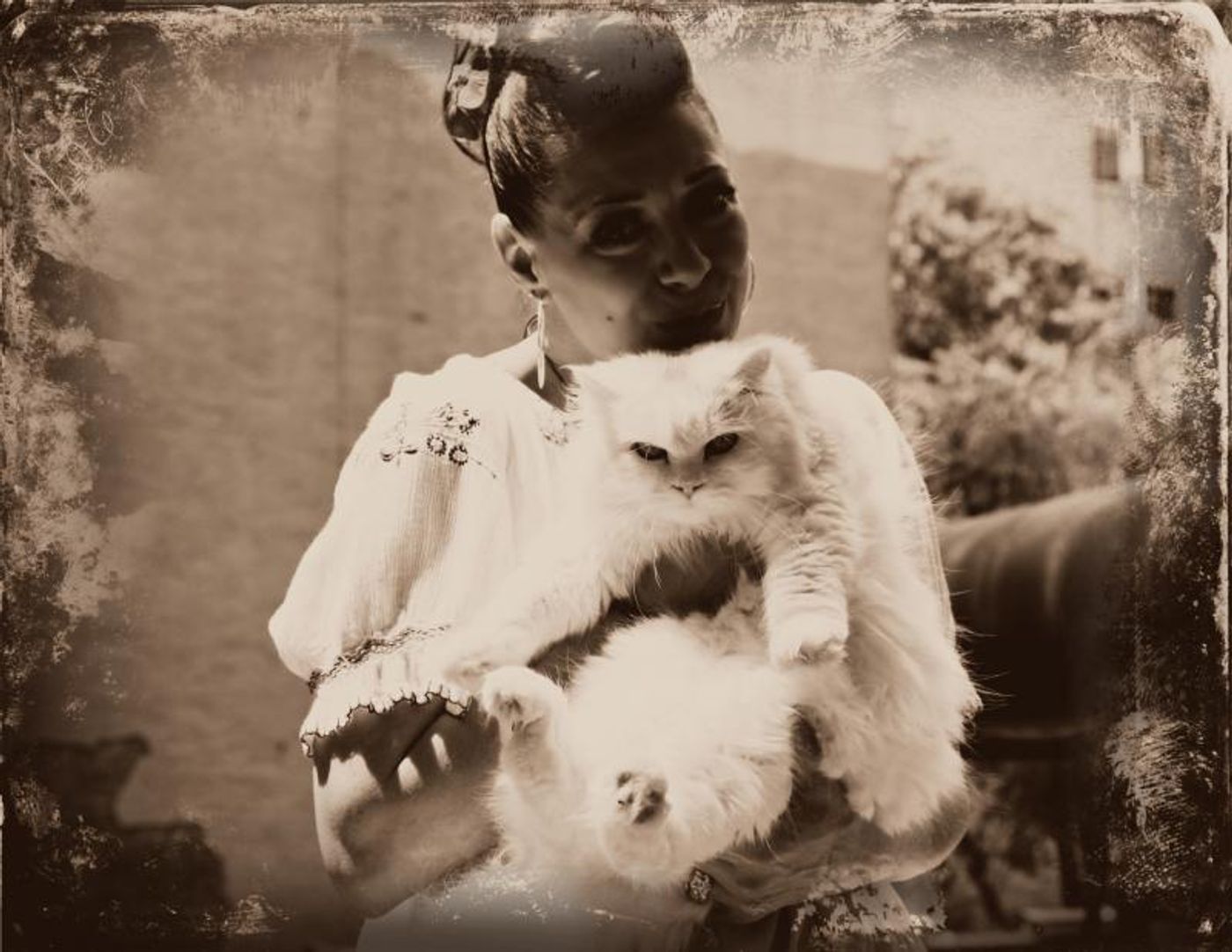 Interview: At Home With Jen Houston  Image