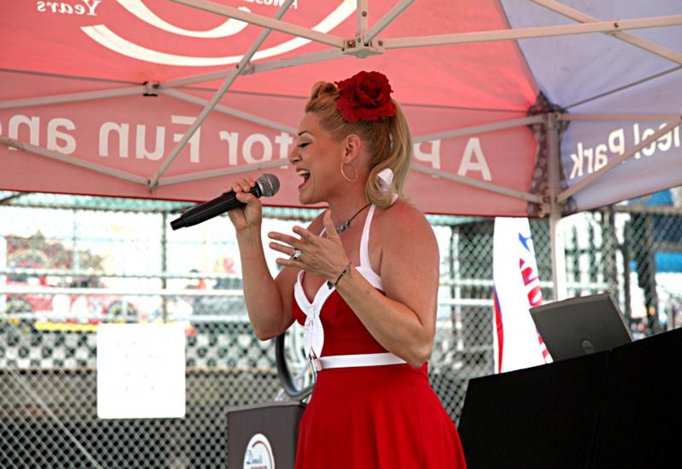 Interview: At Home With Jen Houston  Image