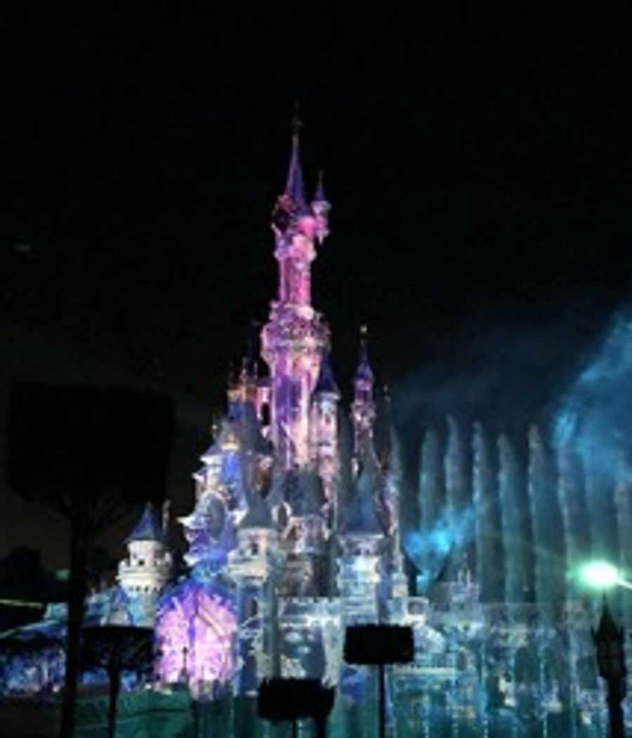 BWW Blog: Living in a “Franglais” World - Bilingual Shows at Disneyland Paris Image