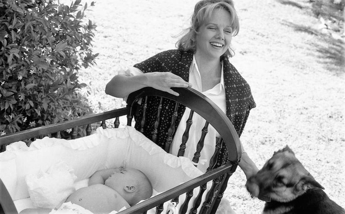 Interview: At Home With Linda Purl On Mother's Day Interview: At Home With Linda Purl On Mother's Day Image