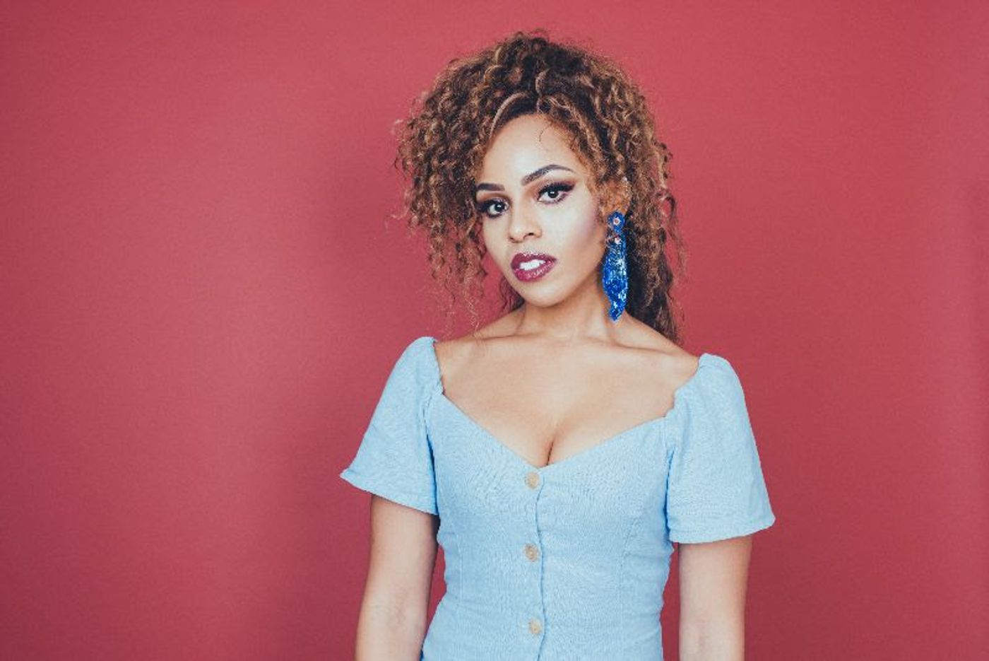 BWW CD Review: With THE SONGBOOK SESSION Lauren Henderson Keeps Her Track Record With Sullivan Fortner Intact BWW CD Review: With THE SONGBOOK SESSION Lauren Henderson Keeps Her Track Record With Sullivan Fortner Intact Image