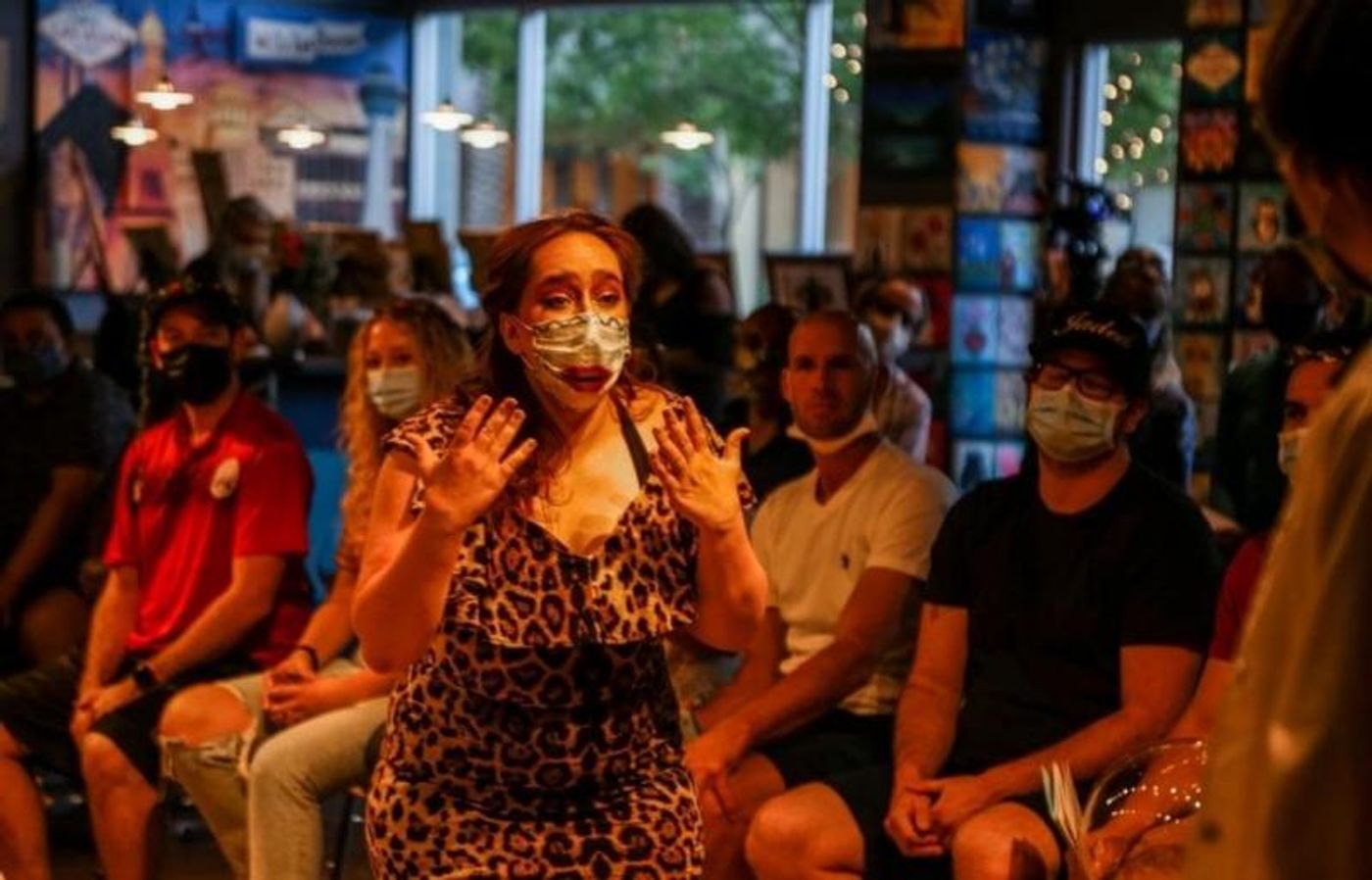 Feature: A MIDSUMMER NIGHT'S DREAM Delights Audiences With Live Performances At Pinot's Palette  Image