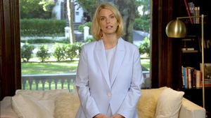 Sarah Kate Ellis @ BroadwayWorld Sarah Kate Ellis Photo