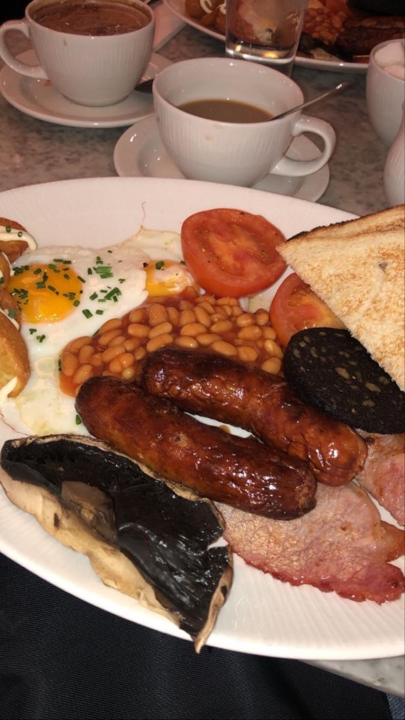 BWW Blog: Embracing the Unknown in London - Featuring a Hapa Girl, Cappuccinos, & a Trip to Amsterdam  Image