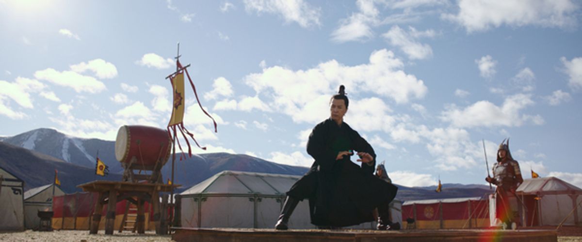 Disney's MULAN

Commander Tung (Donnie Yen)

Photo: Film Frame

© 2019 Disney Enterprises, Inc. All Rights Reserved. at TV: La directora de MULÁN habla sobre el rodaje