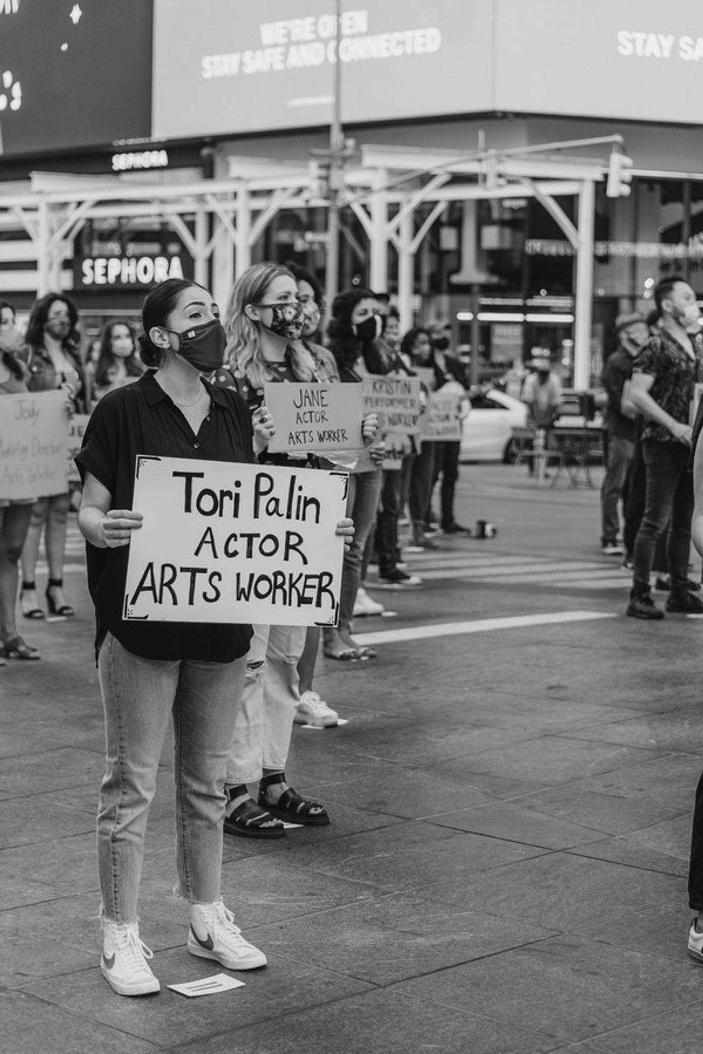 Photo Flash: Artists Gather in Times Square for Be An #ArtsHero Campaign  Image
